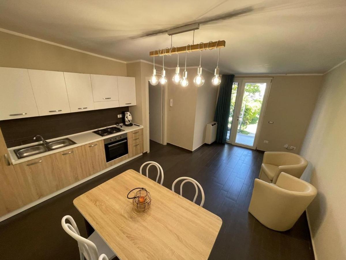 Villa Marisa Resort Кастеламаре ди Стабия Екстериор снимка